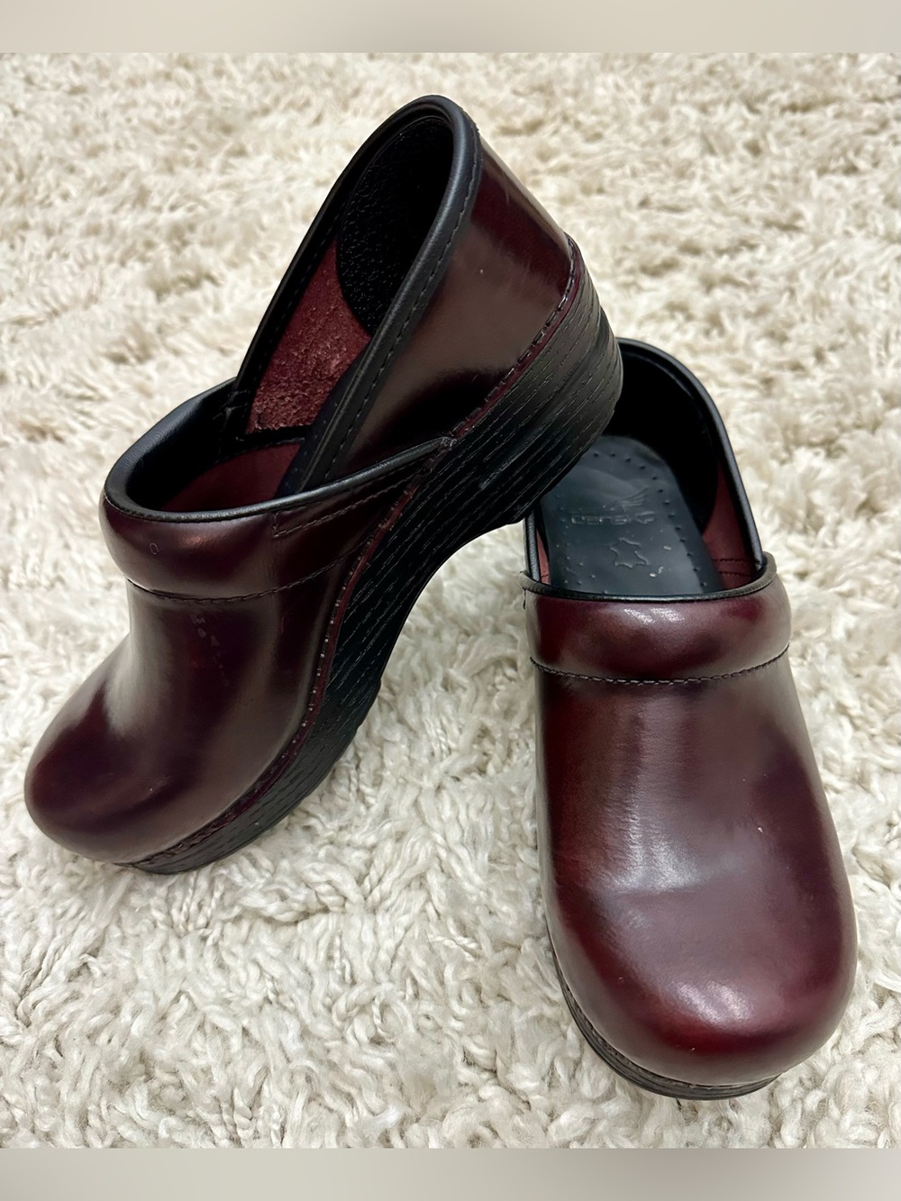Dansko Women's Professional Brown Burgundy Leather Clogs Cordovan sz 37 = 6.5-7